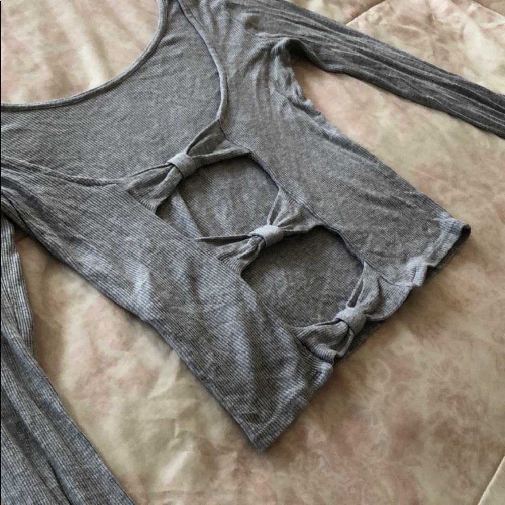 Cute tie-back grey long sleeve crop